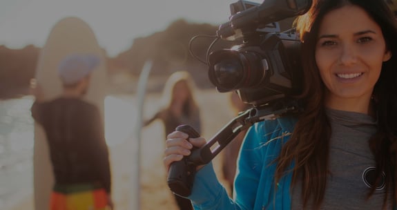 girl-camera-beach-1